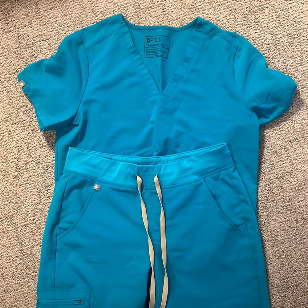 FIGS Teal Scrub Set